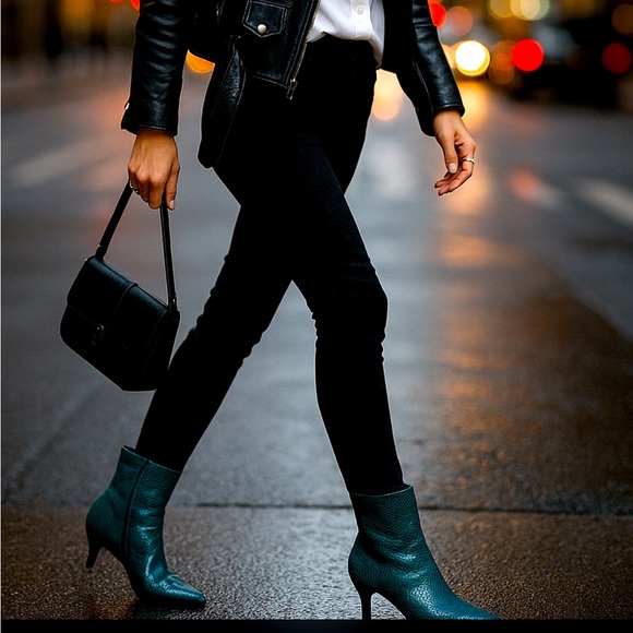 Gianni Bini Shoes - Authentic Gianni Bini Real Snakeskin Dark Aqua Pointed Toe Kitten Heel Boots9”